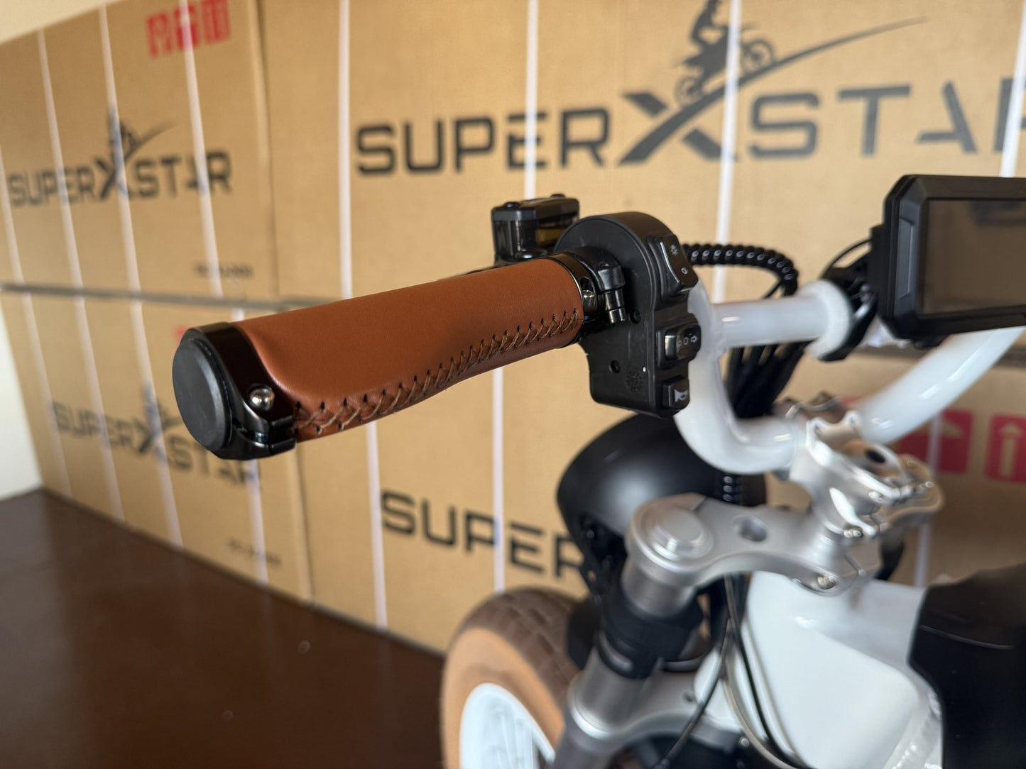 Super X Star Tankrunnner - Black & White - Super X Star