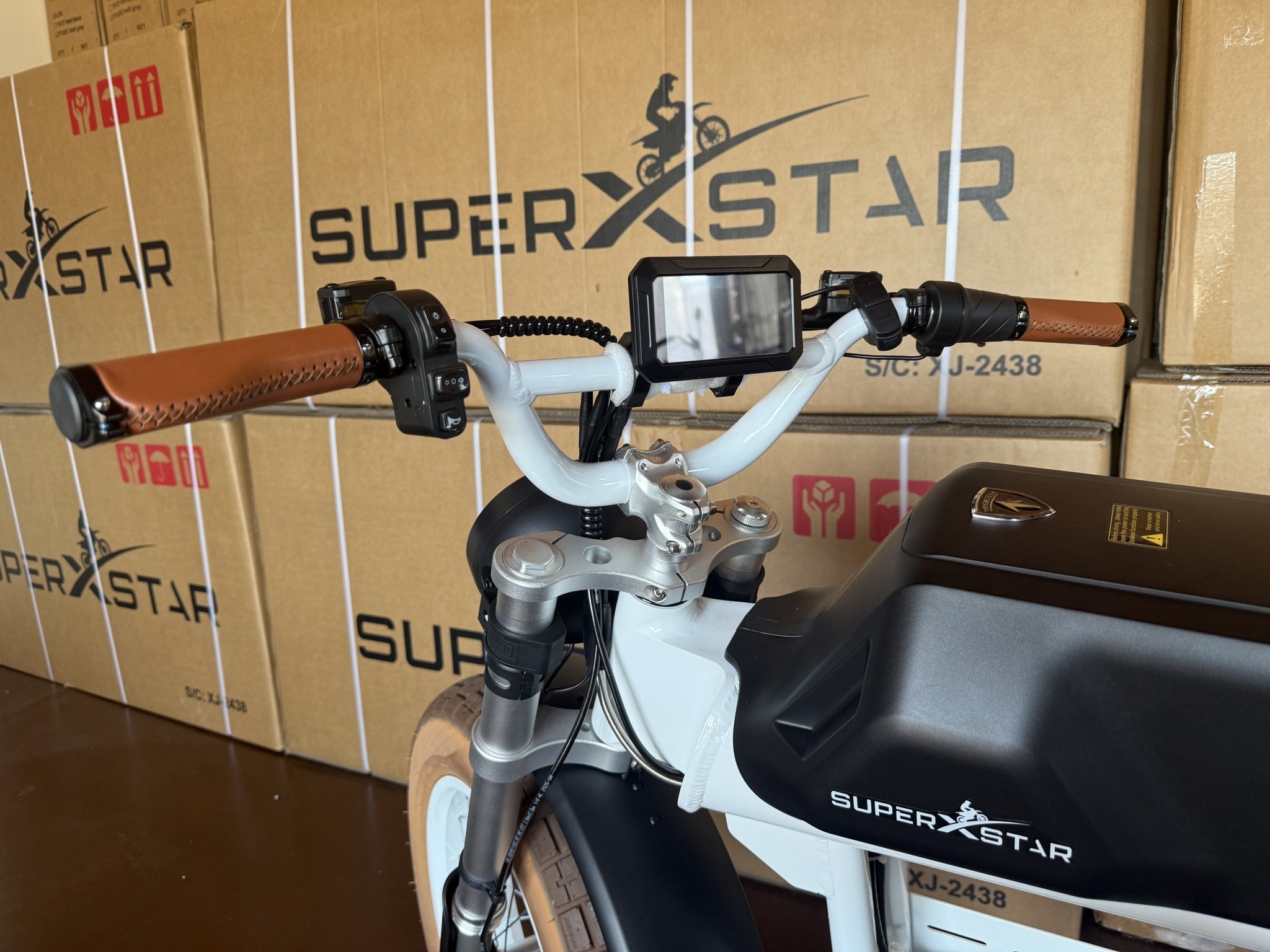 Super X Star Tankrunnner - Black & White - Super X Star